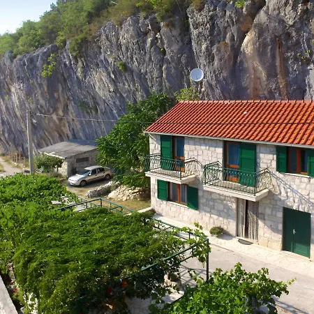 Stone House Stina